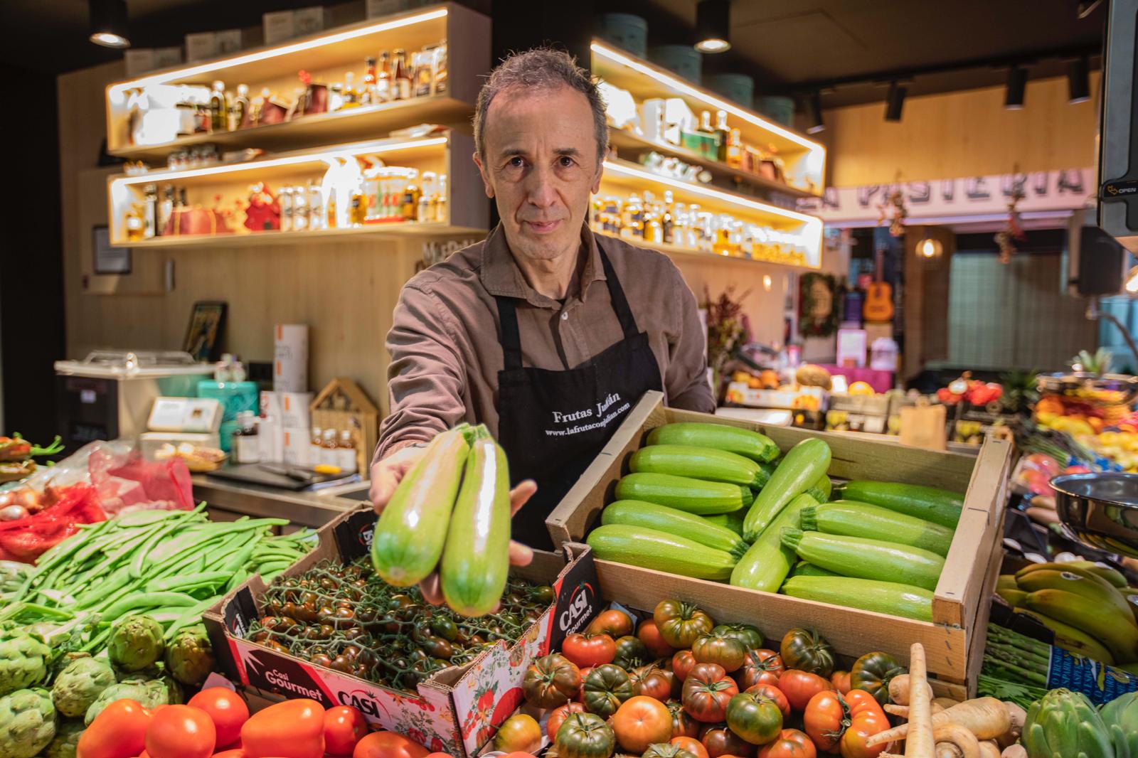 La Fruta con Julian fruteria de barrio en Madrid